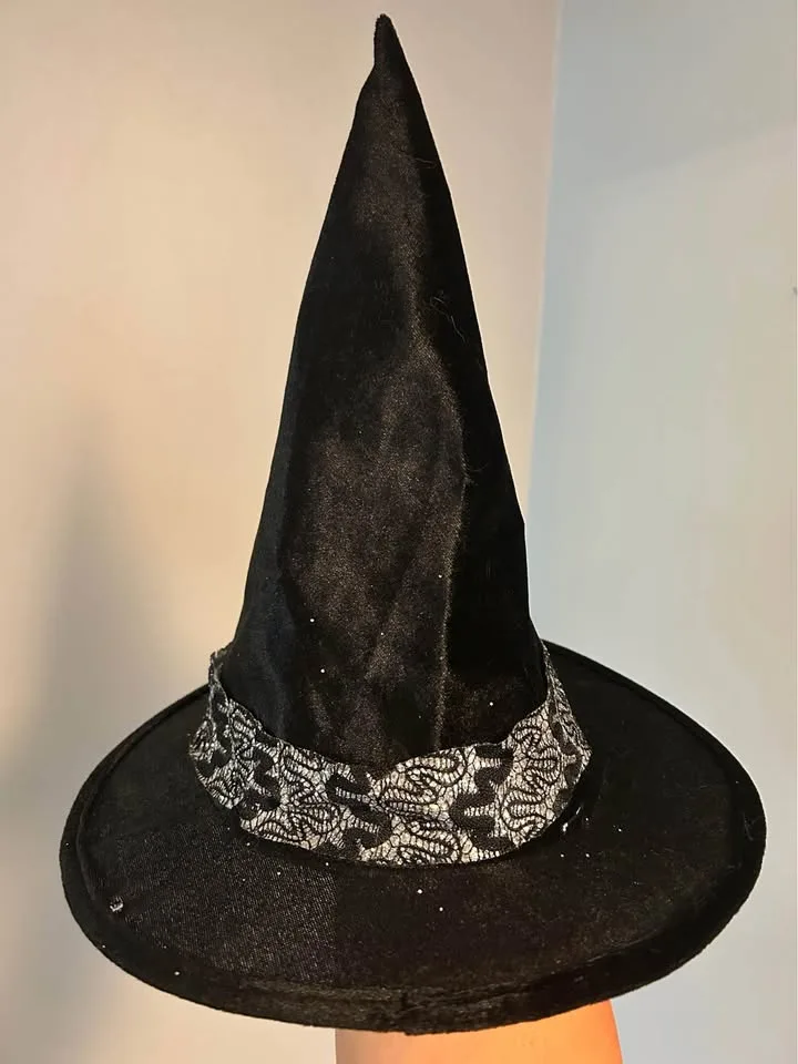 Kids Size 4-6 Velvety Sparkly Witch Costume image indicator(2)