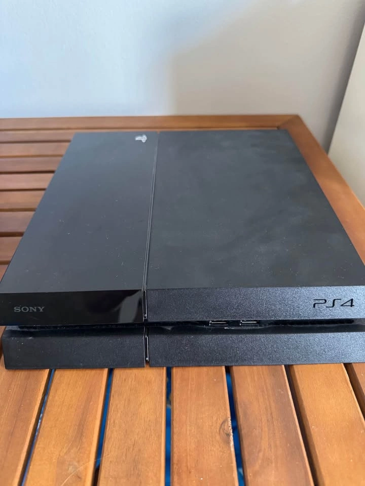 Sony PS4 500GB – Firmware 7.02 – Original Box & Complete Set - photo 2