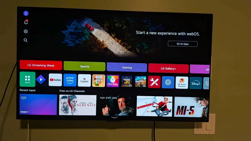 LG C4 42-inch 4K OLED Smart TV/ Monitor - photo 2