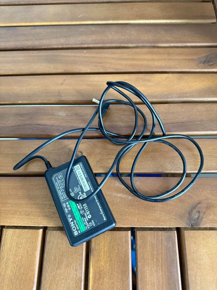 Original Sony PSP Charger – OEM PSP-100 – PSP 1000/2000/3000