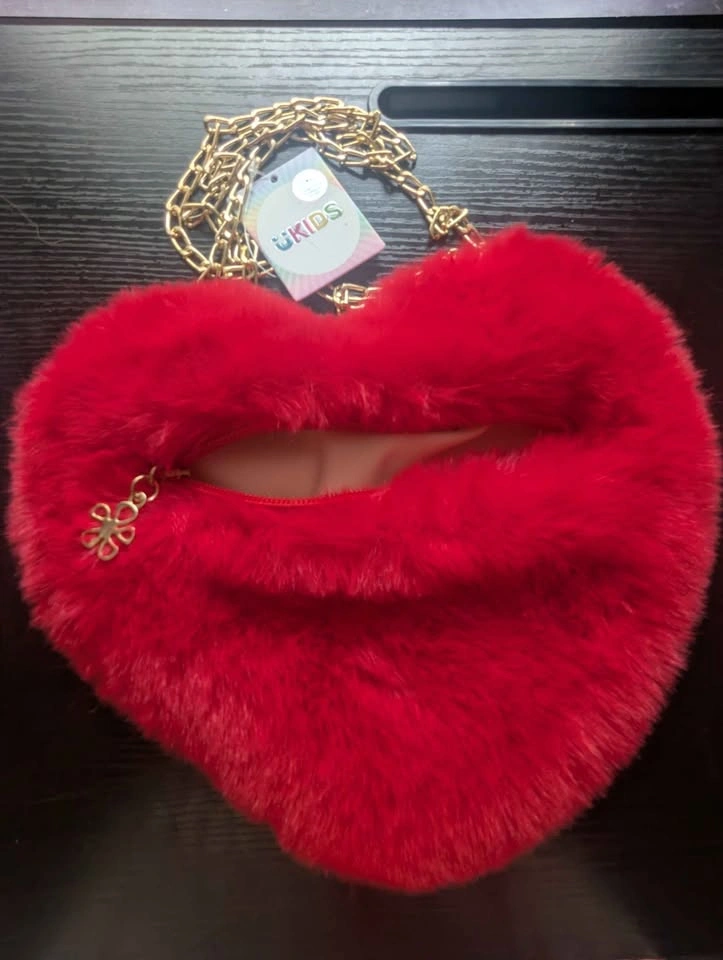 Kids Red Fuzzy Heart Purse – New with Tags - photo 2
