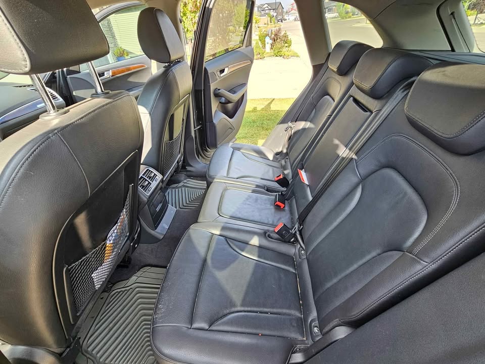 2010 Audi Q5 V6 – Well Maintained & Fully Loaded - photo 5
