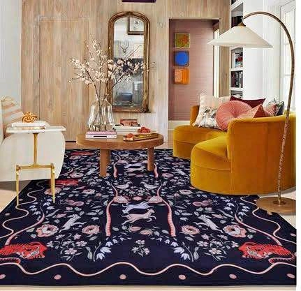 Floral Animal Rug (Classic Black, 8X10 FT)