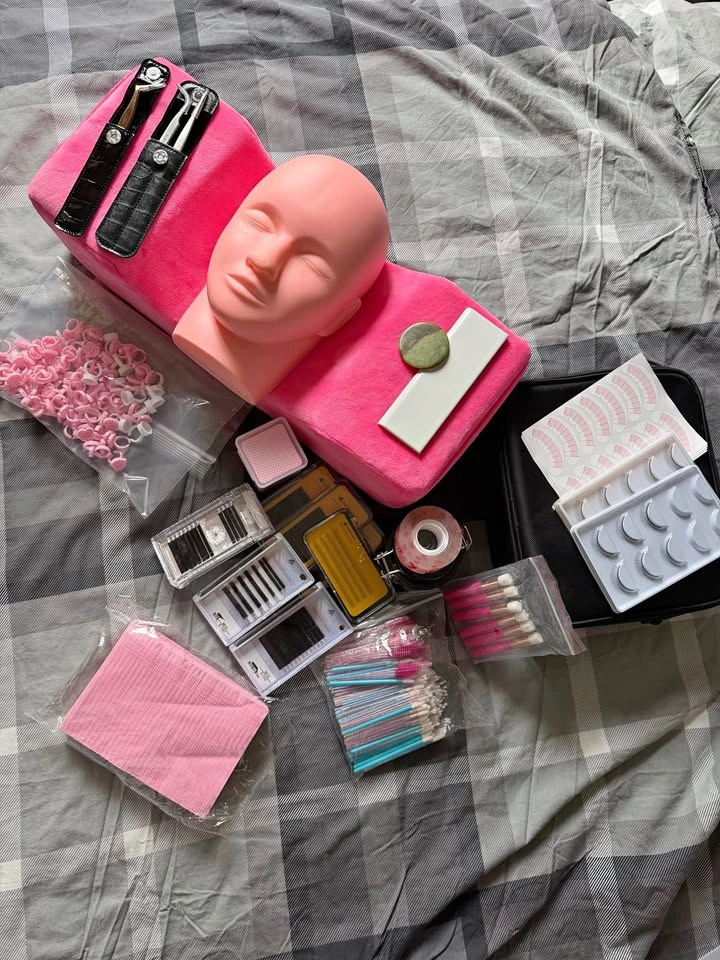 Eyelash extension kit
