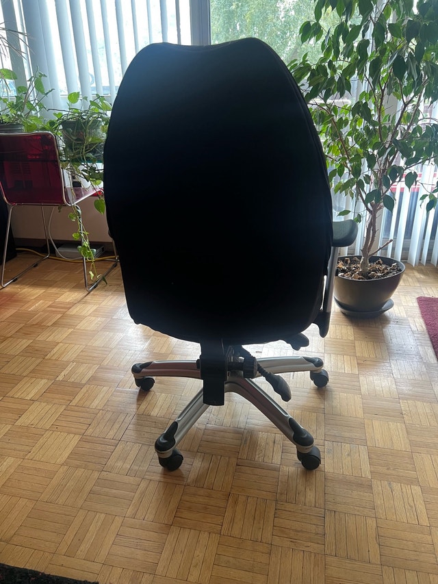 Black Office Chair - photo 2