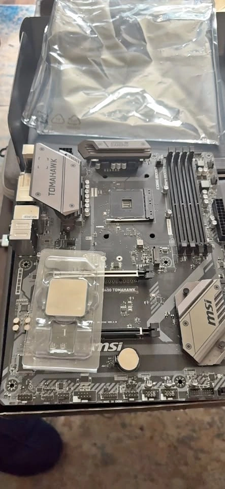 MSI B450 TOMAHAWK Motherboard with CPU and 32gb of RAM
