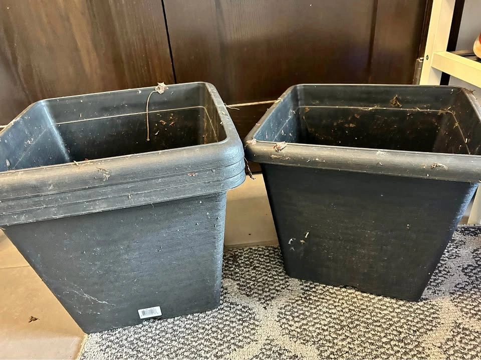 4 Square Plastic Garden Planters 14x14x12”