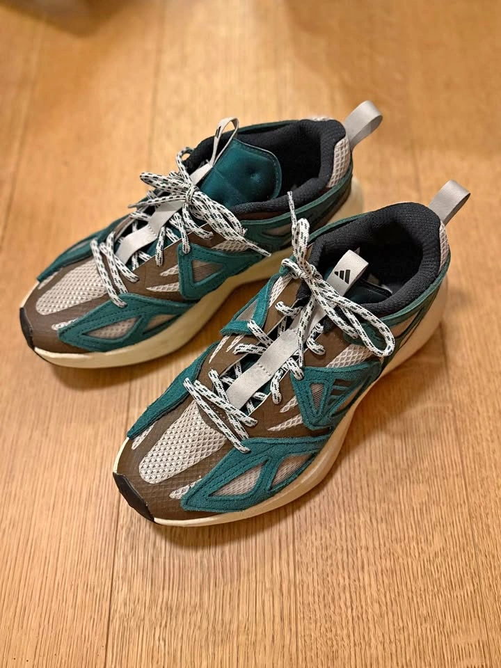 Adidas Sneakers