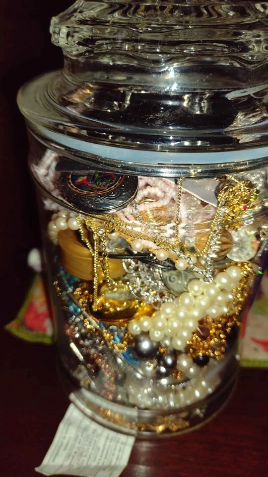 Vintage mystery Jewelry Jar - photo 2