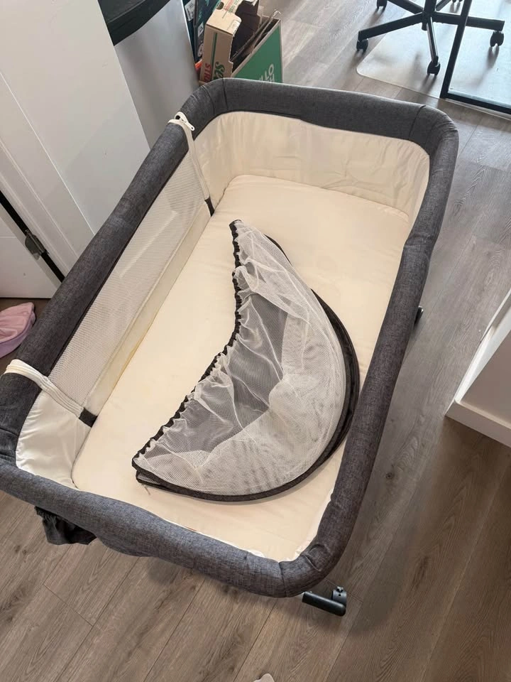 Bedside rocking bassinet - photo 2