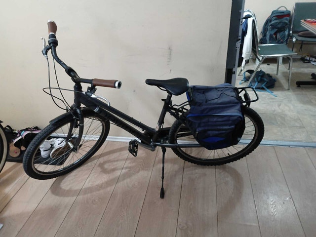 Devinci Hybrid Bicycle - photo 2