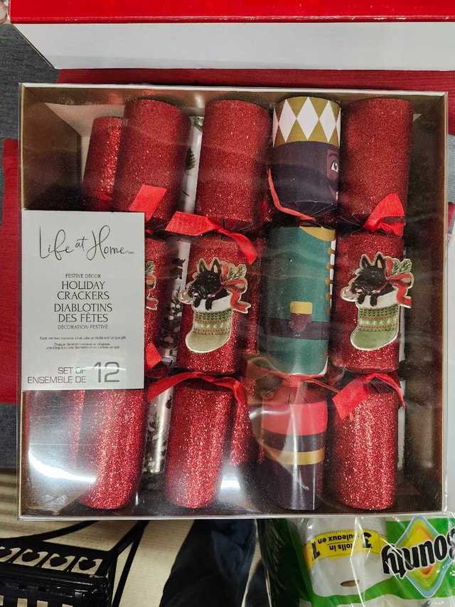 Christmas Crackers – Box of 12