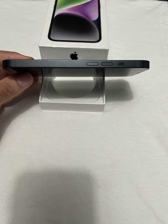 Apple iPhone 14 - photo 3