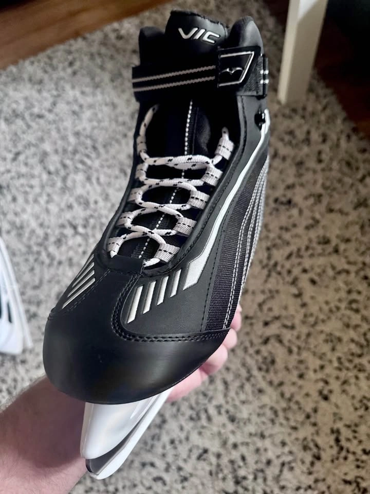 Vic Ice Skates - Brand new never worn - photo 2