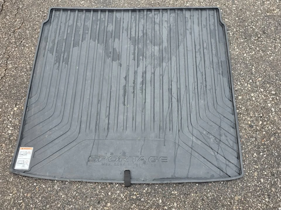 Genuine OEM Kia Sportage All-Weather Mats + Cargo Liner - photo 2