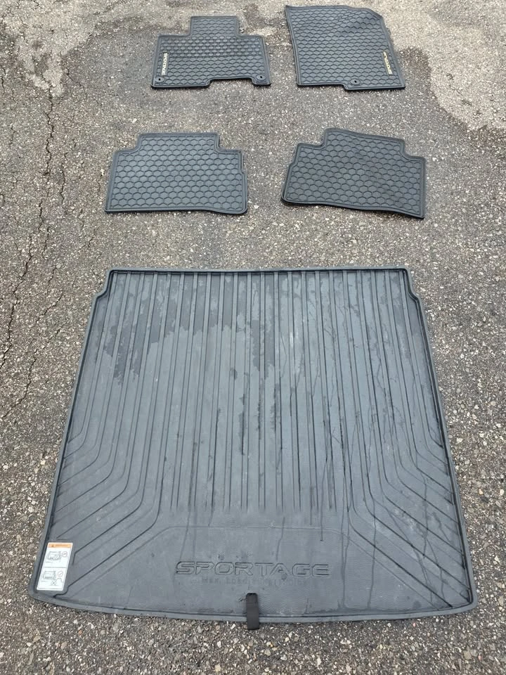 Genuine OEM Kia Sportage All-Weather Mats + Cargo Liner - photo 5