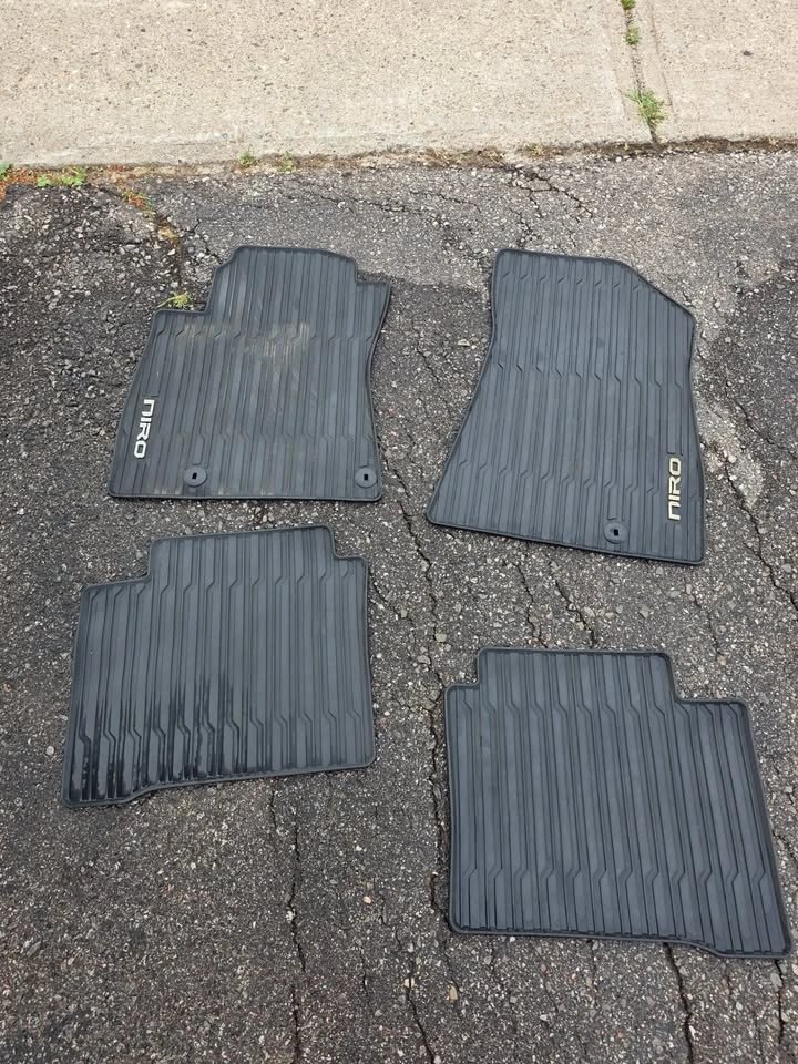 Genuine OEM Kia Niro All-Weather Rubber Floor Mats (2023–2026) - photo 4