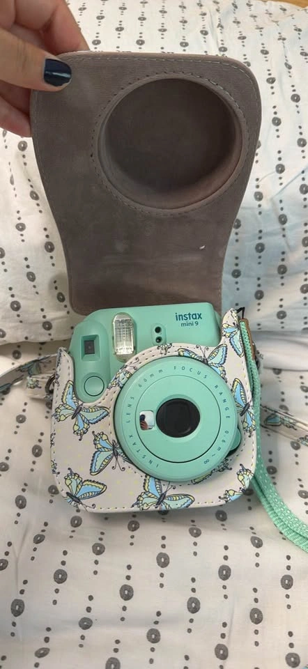 Fujifilm Instax Mini 9 with Butterfly Case - photo 2