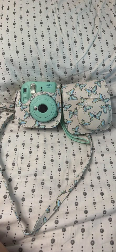 Fujifilm Instax Mini 9 with Butterfly Case - photo 3