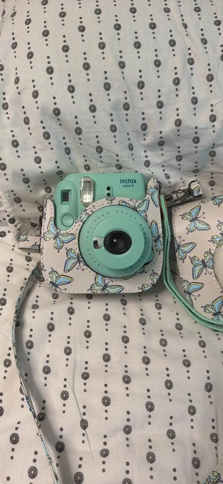 Fujifilm Instax Mini 9 with Butterfly Case - photo 4