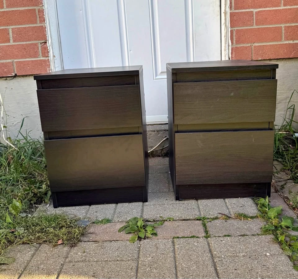 Pair of Dark Brown 2-Drawer Nightstands / Bedside Tables