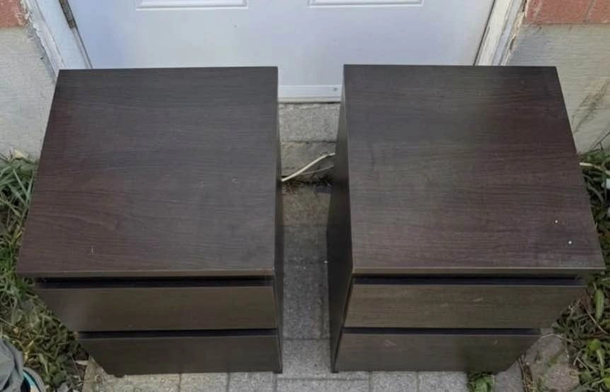 Pair of Dark Brown 2-Drawer Nightstands / Bedside Tables - photo 3