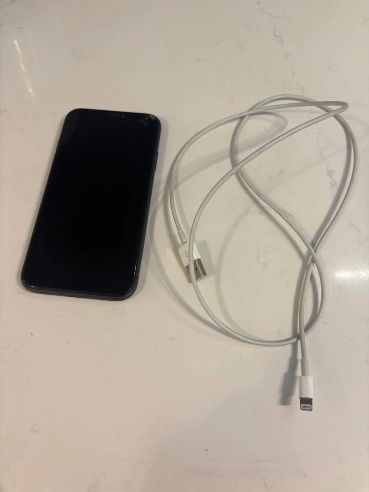 Apple iPhone 11 - photo 2