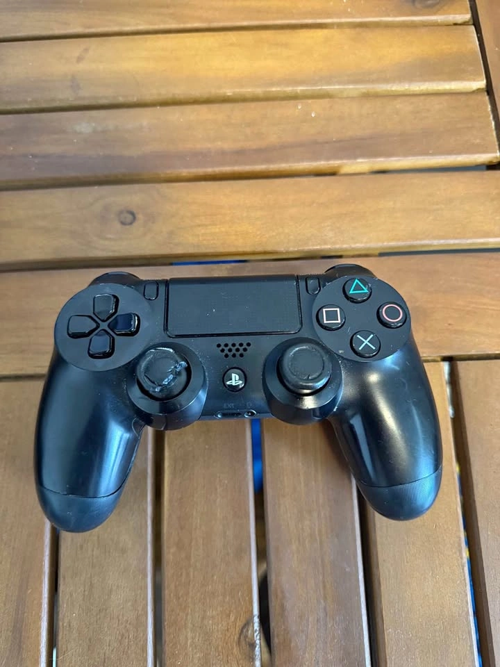 Original Sony DualShock 4 PS4 Controller – For Parts / Repair