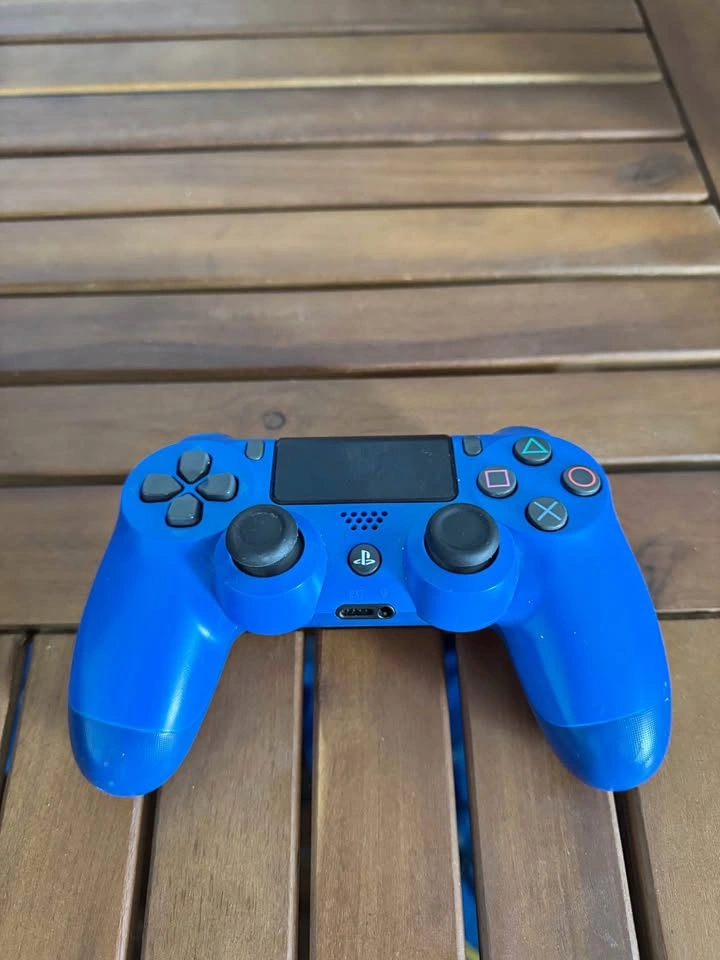 Sony PS4 DualShock 4 Wireless Controller – Blue