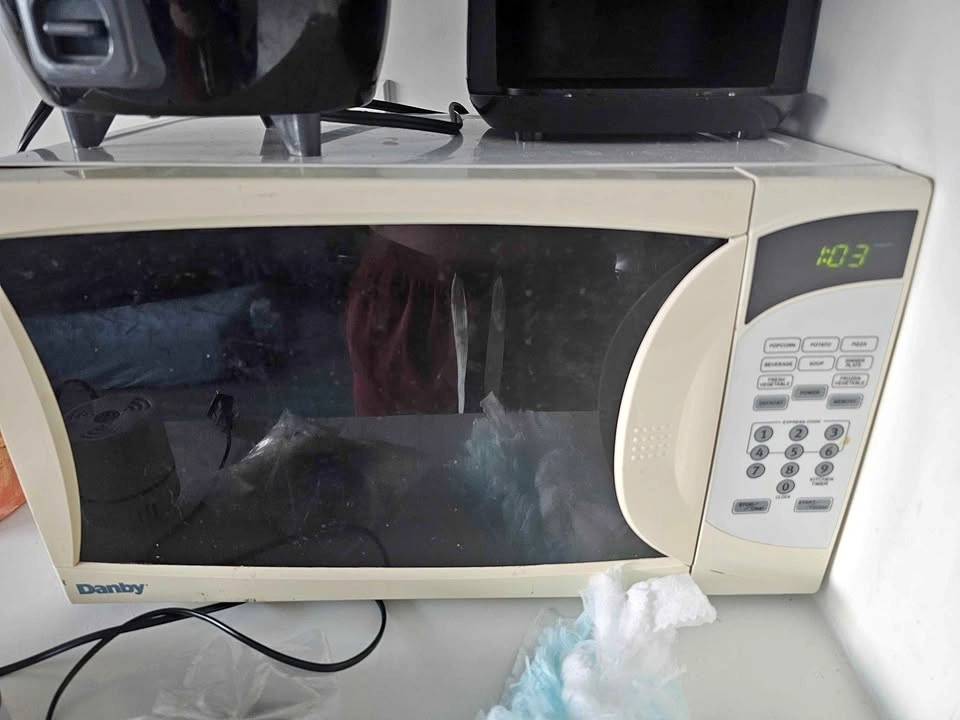 Microwave, fully functional