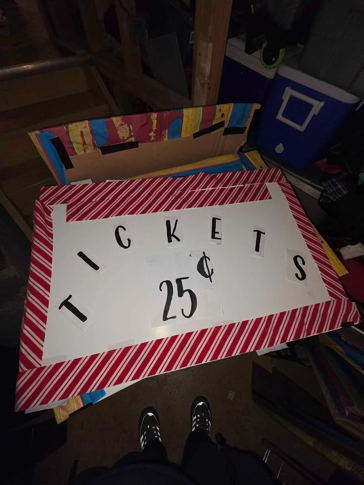 4 Clown Themed Boxes with Signs - Woodbine SW - photo 5