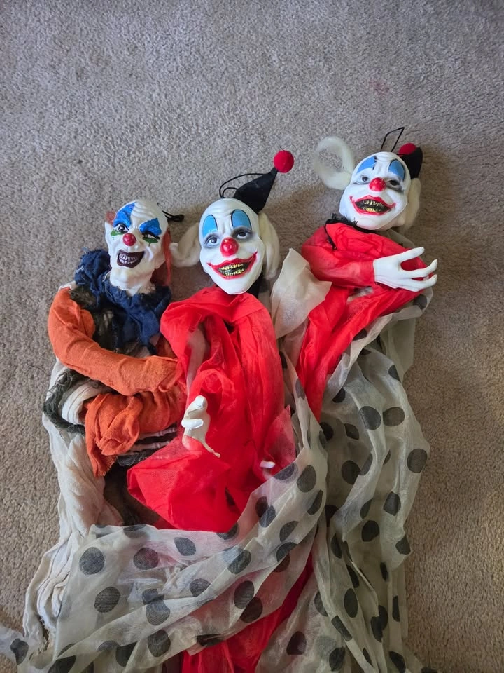 3 Clown Static props you hang them up selling all 3 together - photo 3