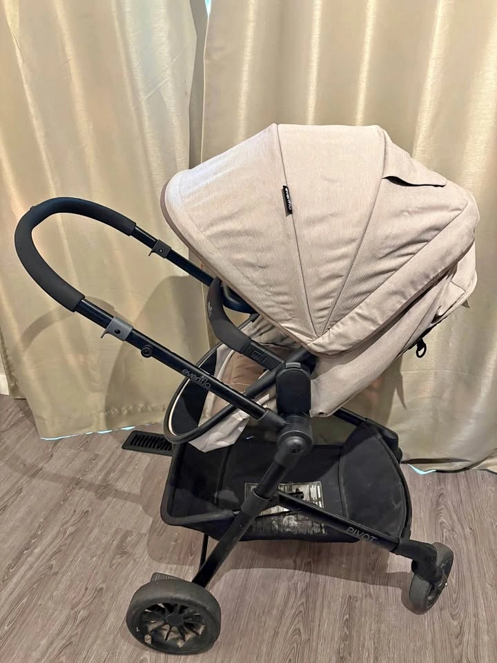 Evenflo Stroller and Car Seat with 2 bases