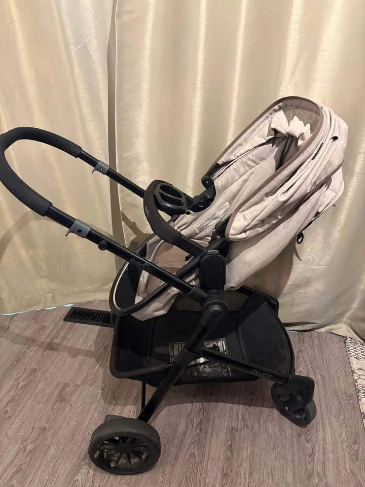 Evenflo Stroller and Car Seat with 2 bases - photo 5