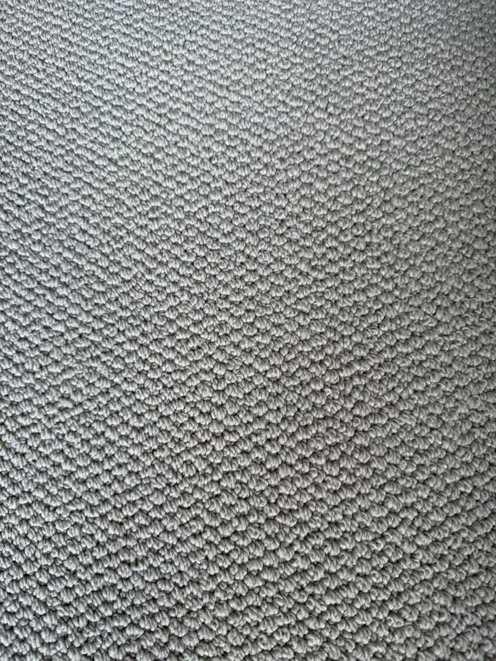 NEW Cream Berber Carpet Roll, 12 x 11.5 ft, Thick Chunky Loop - photo 2