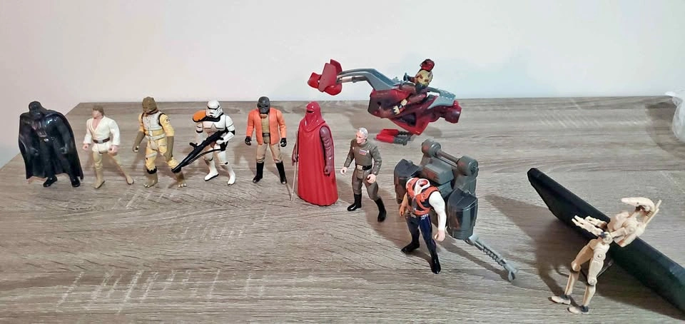 Mid 90s Vintage Star Wars Action Figures Lot