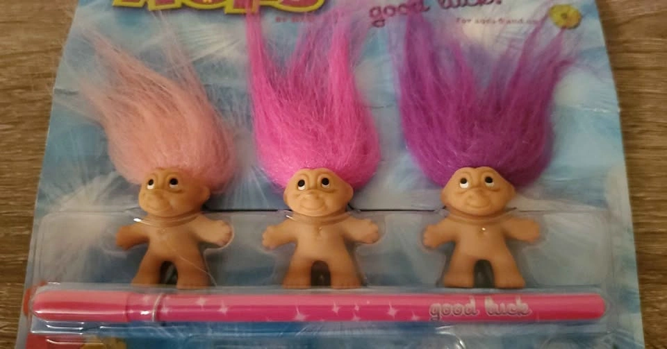 New Original Good Luck Trolls 3 Mini Figures and Pen Set - photo 3