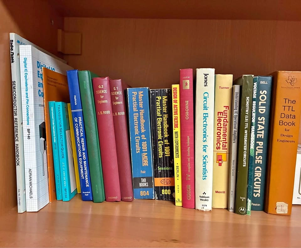 Vintage Electronics & Engineering Reference Book Bundle (17 Book