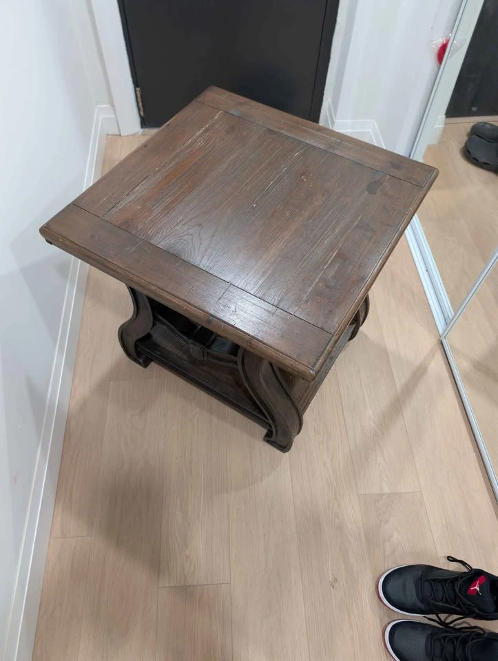 Wooden Corner Table Price negotiable!!! - photo 4