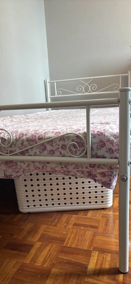 Twin bed frame with/without mattress - photo 2