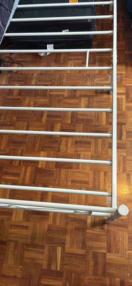 Twin bed frame with/without mattress - photo 3