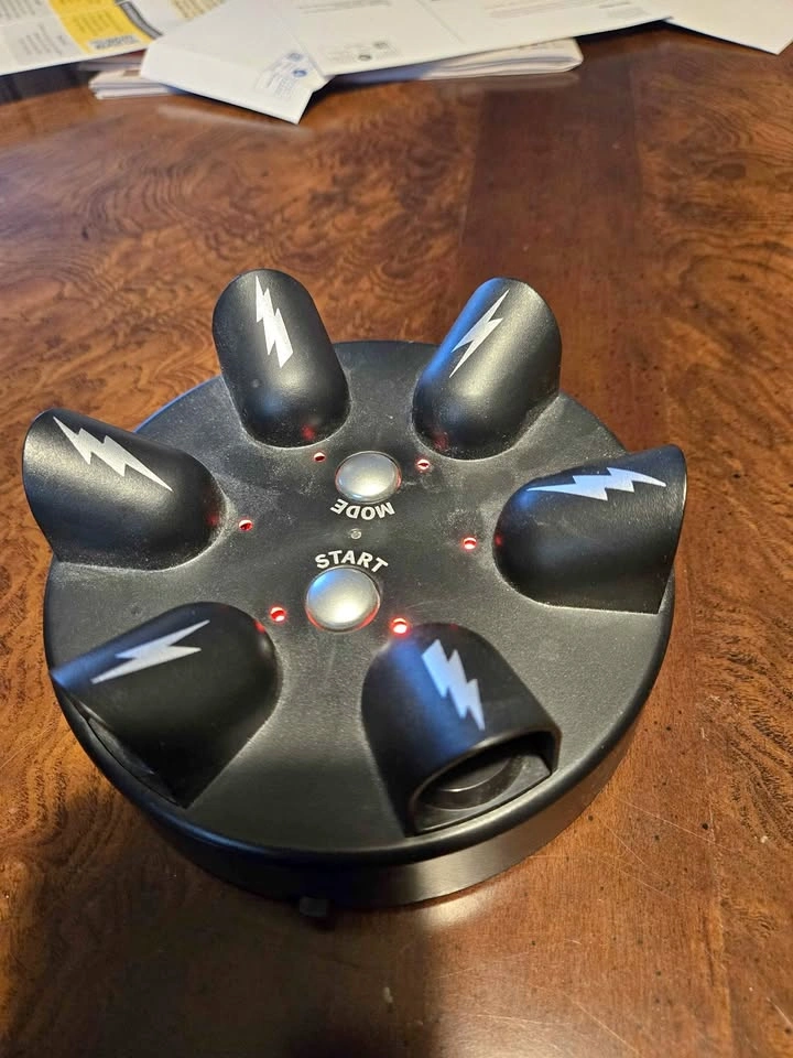 Shocking Finger Roulette Party Game - Electric Shock Reaction Ga
