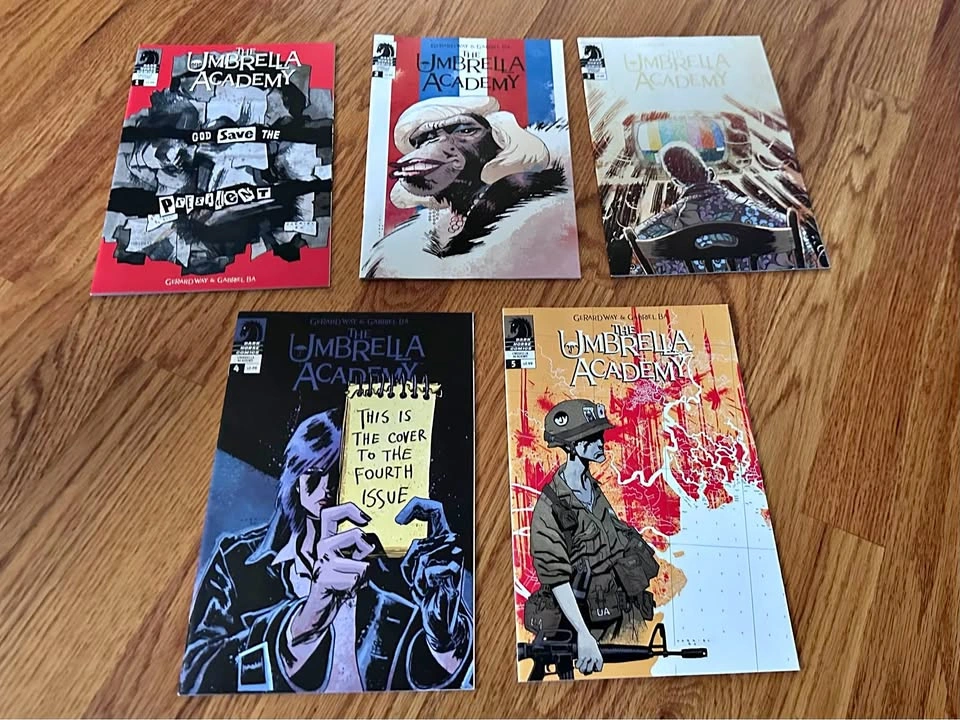 Umbrella Academy - Issues 1-5 (2008) - Comic Books