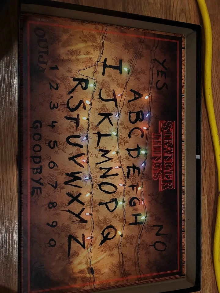 Stranger Things Ouija Board - photo 2