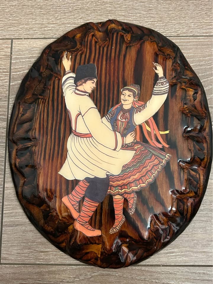 1976 Ukrainian Folk Art Wood Plaque - photo 2