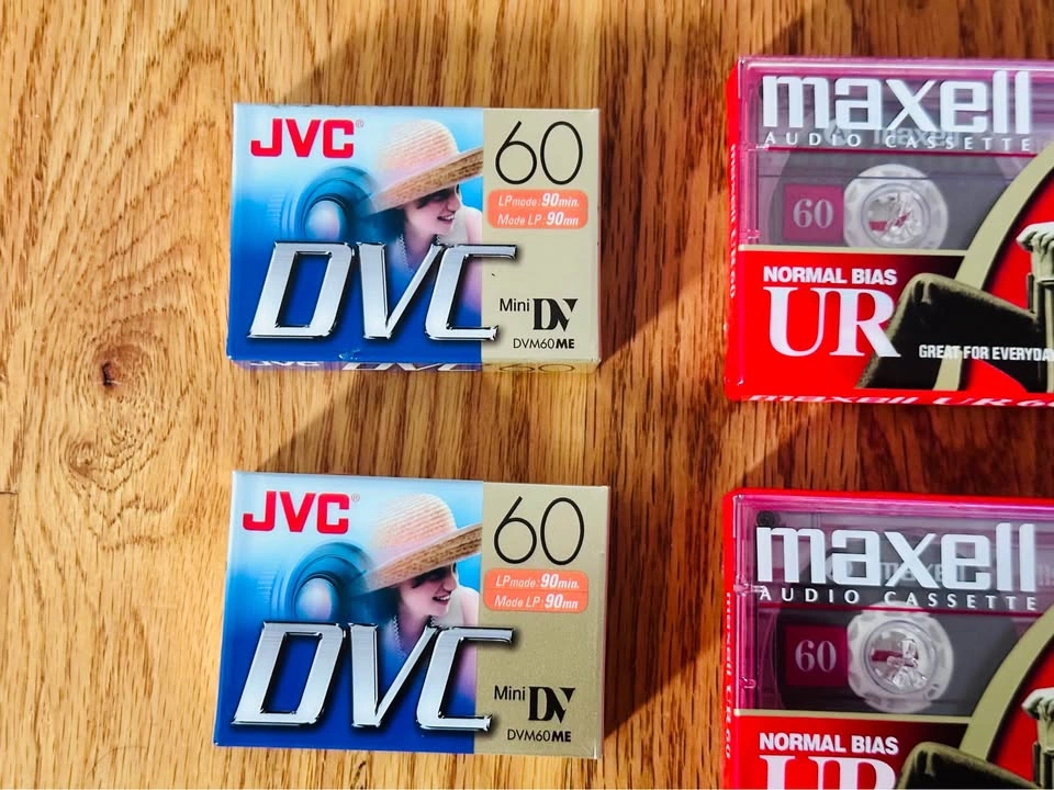 NEW - 2 x JVC Mini DV Tapes + 2 x Maxell Audio Cassette Tapes - photo 2