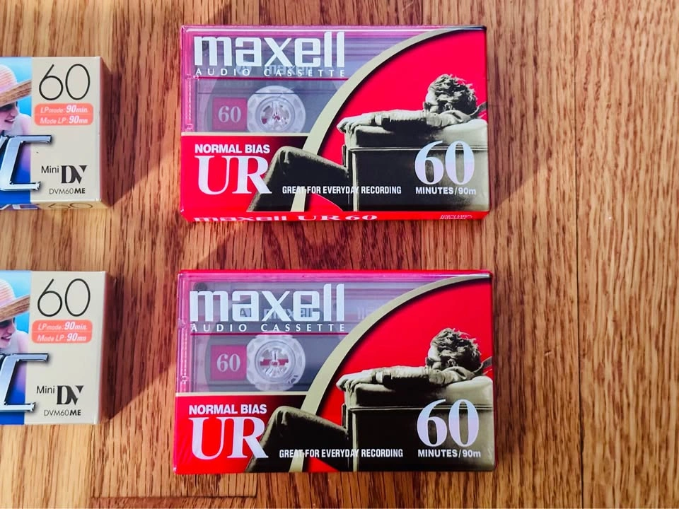 NEW - 2 x JVC Mini DV Tapes + 2 x Maxell Audio Cassette Tapes - photo 3