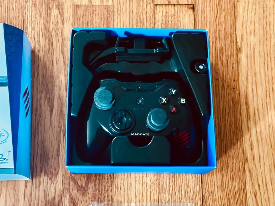Mad Catz C.T.R.L.i Mobile Game Controller - iOS/PC/Tablet - photo 2