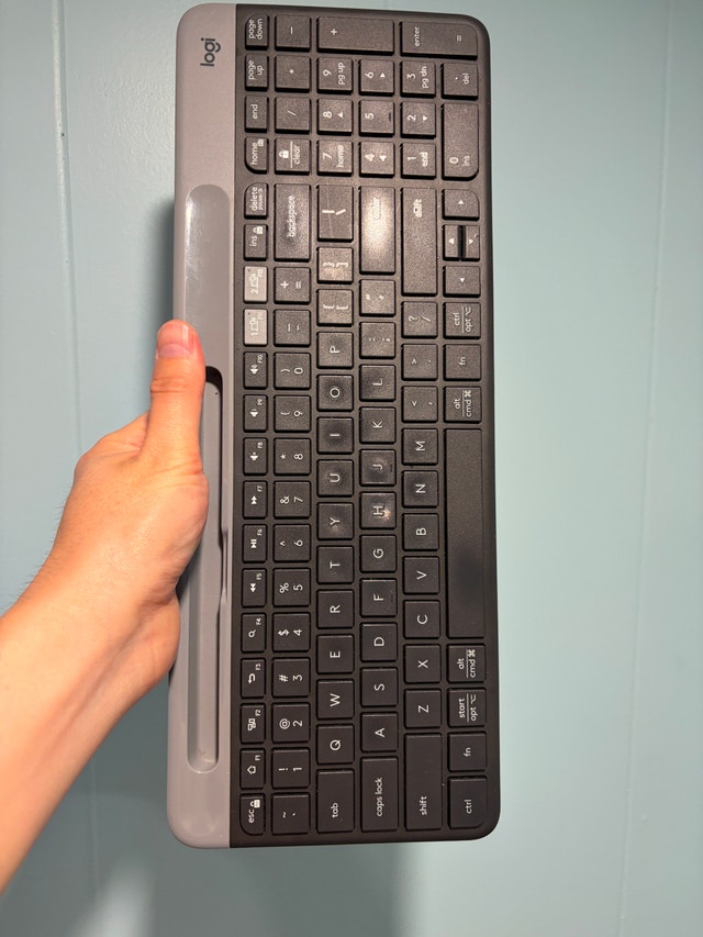 Logitech K580 Slim Wireless Keyboard - Works Great