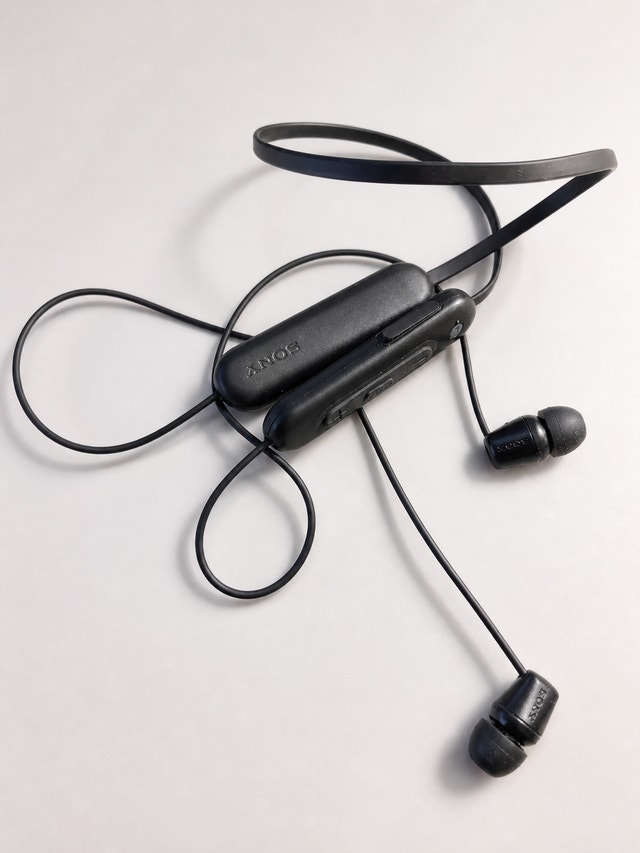 Sony WI-C100 Wireless Bluetooth Earphones + New Ear Tips